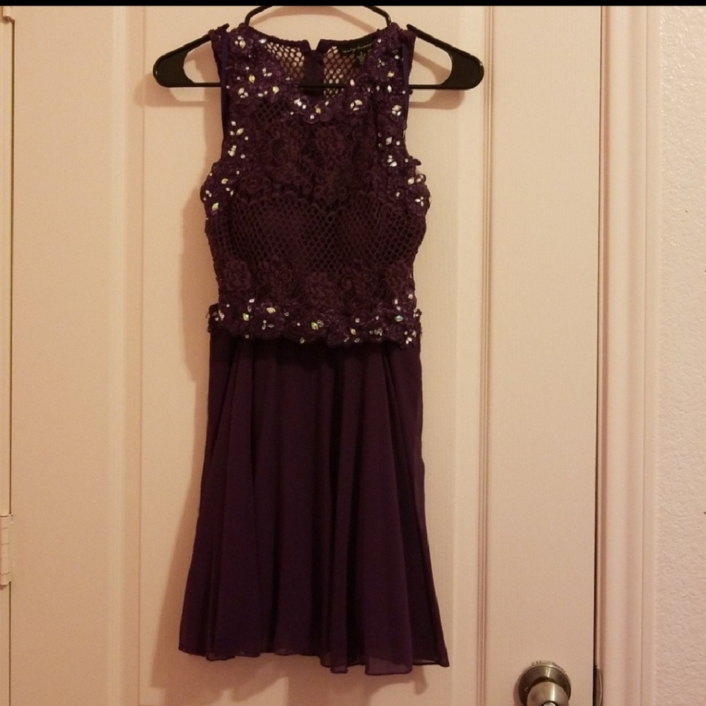 WINDSOR TWO PIECE HOMECOMING DRESS!!